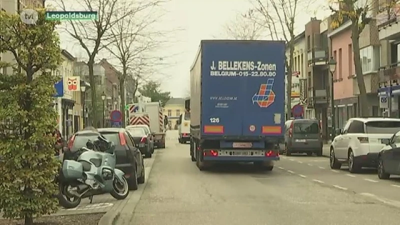 Vrachtwagens doen Limburgse wegen dichtslibben om kilometerheffing te ontwijken
