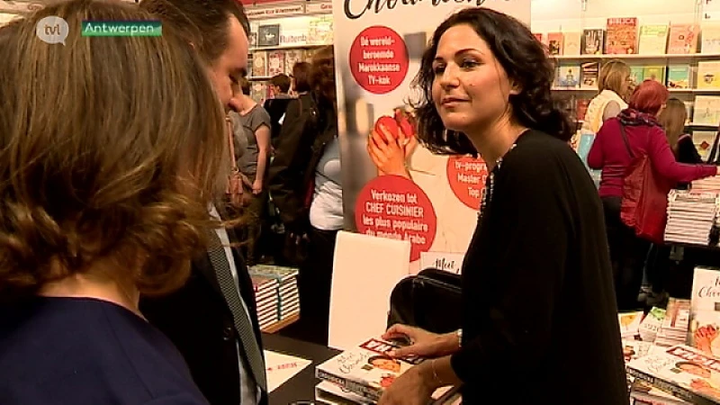 Choumicha presenteert kookboek op de Boekenbeurs