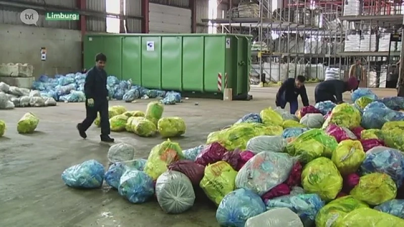 Huisafvalophaling met gekleurde zakken ook in Meeuwen-Gruitrode en Tongeren