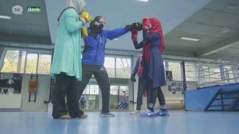 Delfine Persoon geeft boksles aan Genkse vrouwen