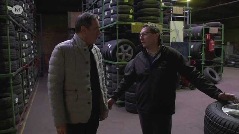 IN DE BUURT - Autosalon 1