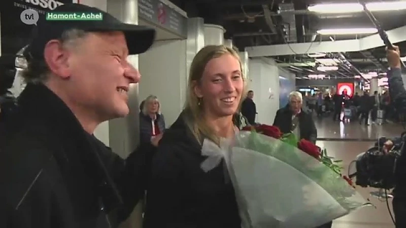 Elise Mertens krijgt warm onthaal op Zaventem