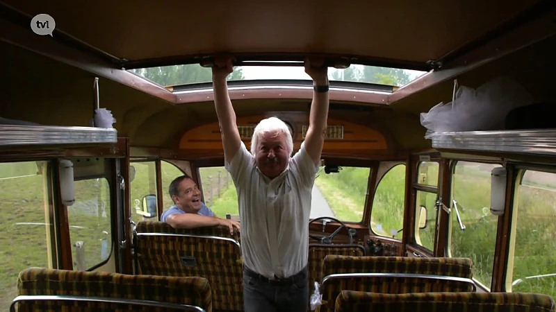 IN DE BUURT-  Retrobussen