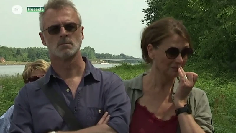 Actievoerders vormen menselijke ketting rond natuurgebied Groene Delle