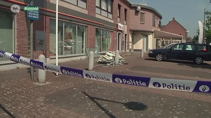 Bankroof in Kinrooi. "Ik hoorde twee luide knallen en mannen die wegliepen"