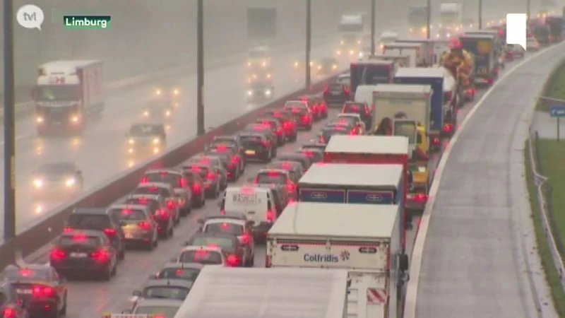 VOKA pleit voor twee maal vier rijstroken op Limburgse snelwegen