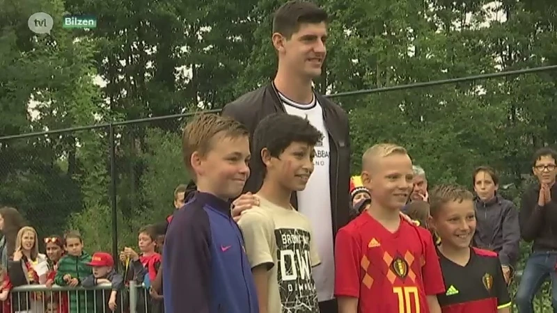Thibaut Courtois bezoekt kinderen van zijn vroegere lagere school in Bilzen