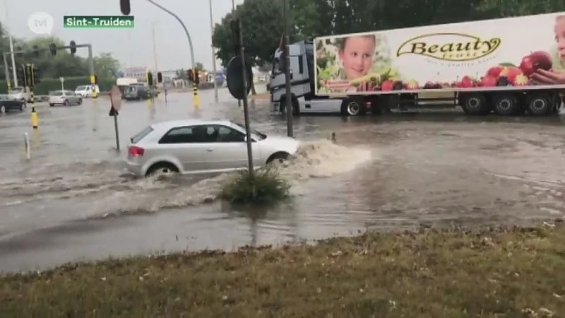Hevige onweersbuien zetten straten blank in Limburg