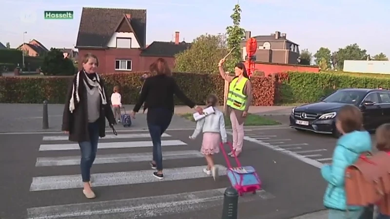 Politie gaat streng controleren aan schoolpoort en in zone 30
