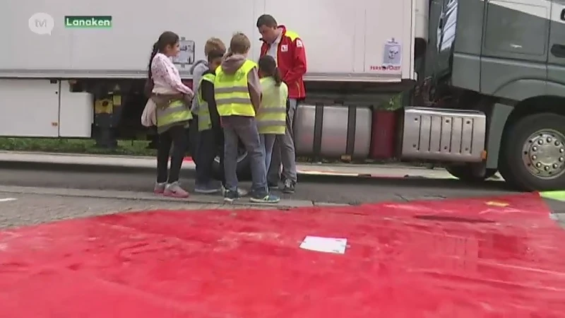 Lanaken sensibiliseert jongeren voor gevaren van dode hoek bij vrachtwagens