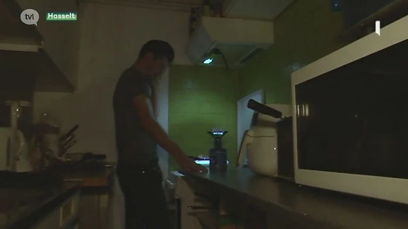 Geen verwarming, geen internet, geen warm eten, geen douche: zo is het leven zonder stroom