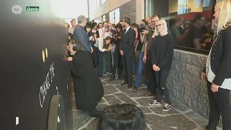 Studenten LUCA School of Arts tonen kunstwerken aan Tim Burton