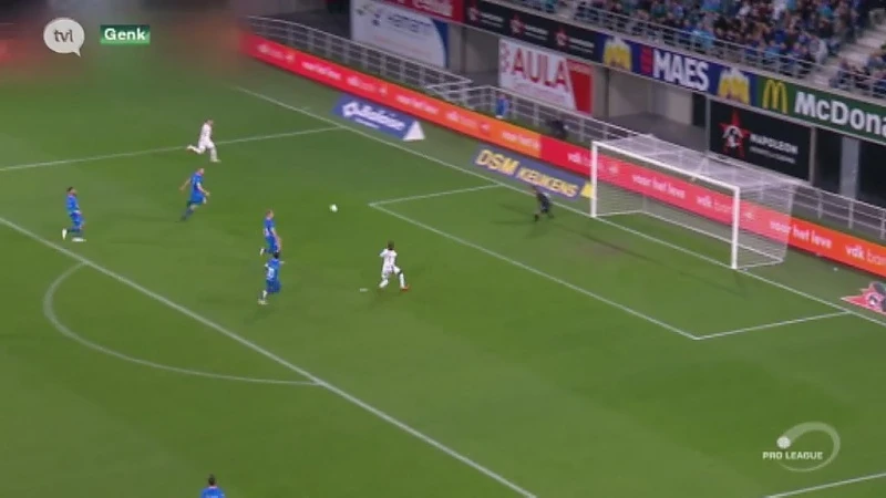Racing Genk nieuwe leider na ruime overwinning in Gent