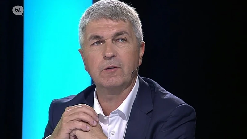 "Elke journalist moet naar voetbalmakelaars bellen voor nieuws"