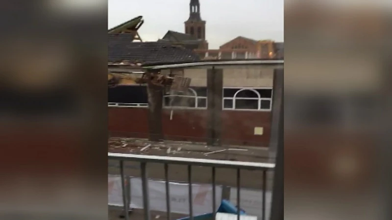 Indrukwekkende beelden van afbraak college in Beringen