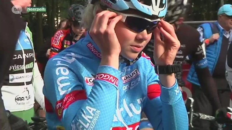 Laura Verdonschot rijdt naar podium in GP van Neerpelt