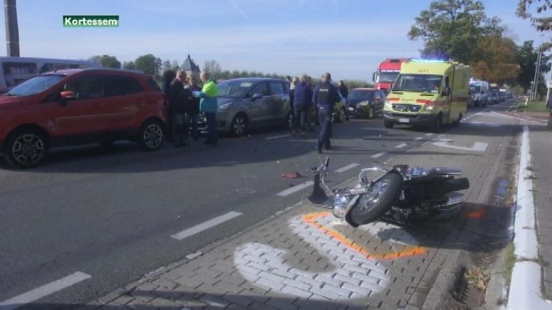 Motard rijdt op auto van zijn eigen vrouw bij kettingbotsing in Kortessem