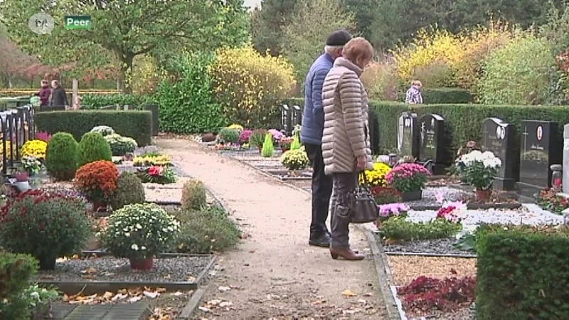 Limburgers herdenken overledenen op kerkhoven