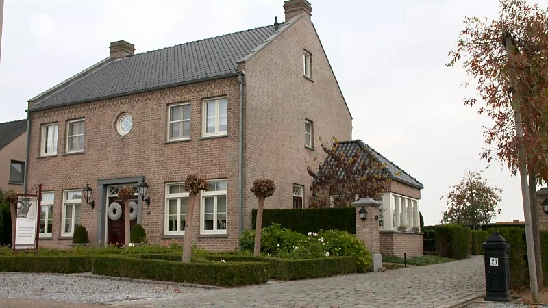 Landelijke villa met zwembad in Geistingen