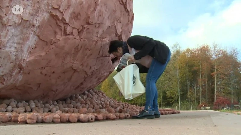 Nu al honderden beeldjes van kunstwerk Koen Vanmechelen meegenomen