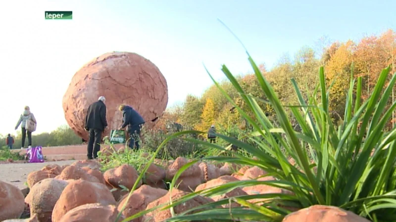 Nu al honderden beeldjes van kunstwerk Koen Vanmechelen meegenomen