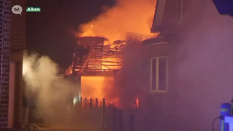 Achterbouw van woning in Alken volledig vernield na uitslaande brand