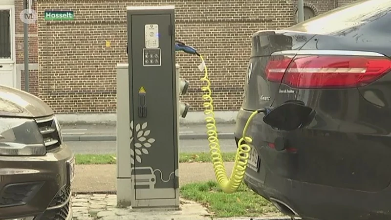 Hasselt verdubbelt laadpalen voor elektrische voertuigen: 400 boetes per jaar voor foutparkeerders op elektrische parkeerplaatsen