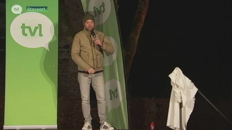 Thomas Smith warmt Stevoort op tijdens de TVL Vertellingen