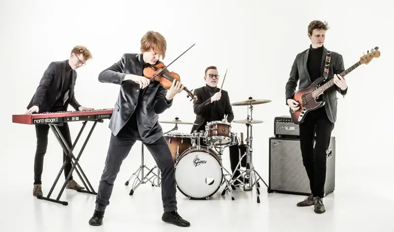 Noord-Limburgse band Floris and the Flames treden op ter gelegenheid van Europe Day 2021 in Wenen