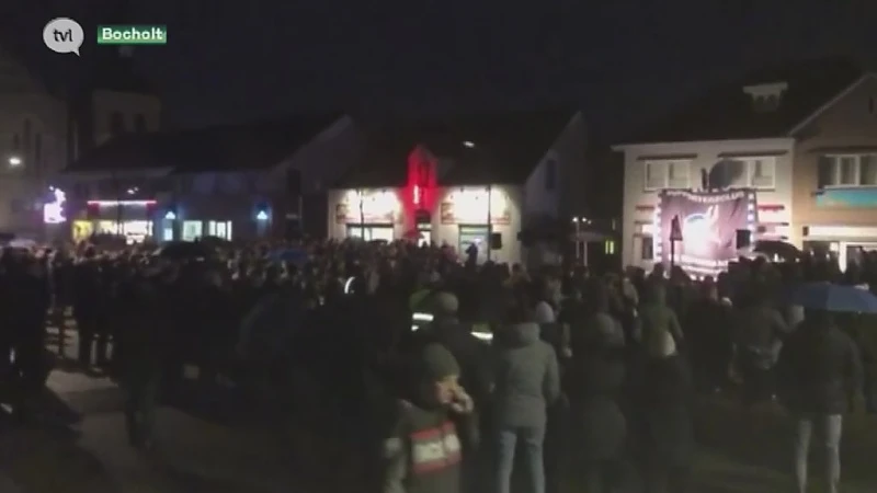 Meer dan duizend mensen op solidariteitsmars voor slachtoffer caféruzie Bocholt