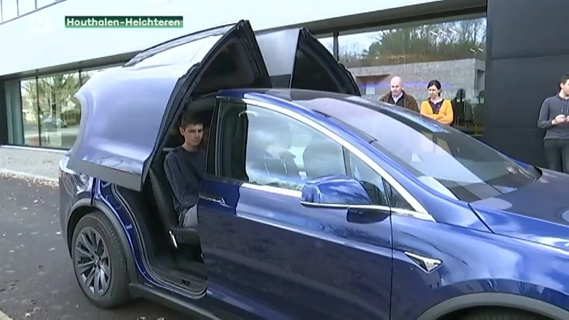 Leerlingen Inspiro College testen Tesla's