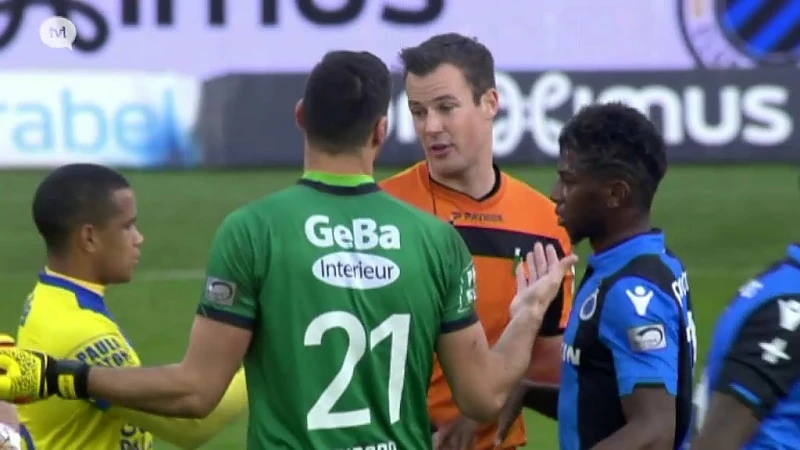 Supporters STVV protesteren tegen aanstelling scheidsrechter Bram Van Driessche