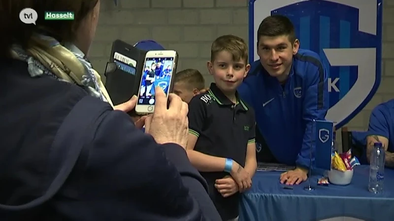 Ruslan Malinovskyi en spelersgroep zetten zorgen opzij tijdens fandag