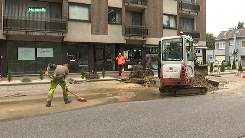 Twee lekken in leiding zetten delen van Kuringen zonder water