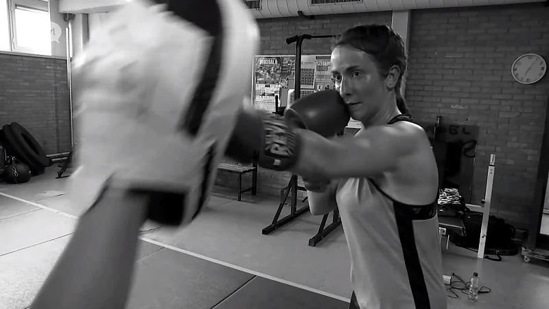 Buiten De Lijnen (deel 3): Boksen met Jill Serron in de Trudo Boksclub