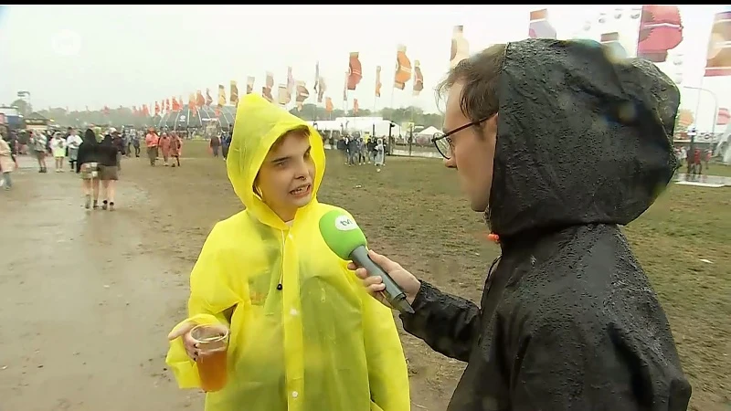 Hondenweer houdt festivalgangers niet tegen
