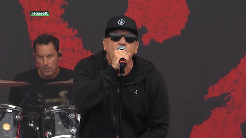 Pukkelpop: Pennywise draagt nummer op aan overleden brandweerhelden