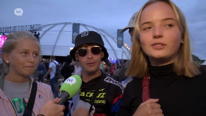 Groetjes Thuis! Festivalgangers geven boodschap aan het thuisfront