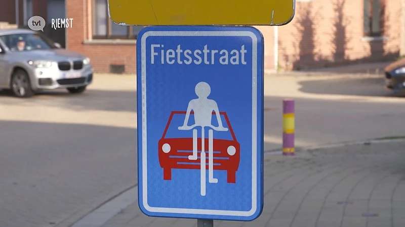 Fietsstraten maken de schoolomgeving van Riemst verkeersveiliger