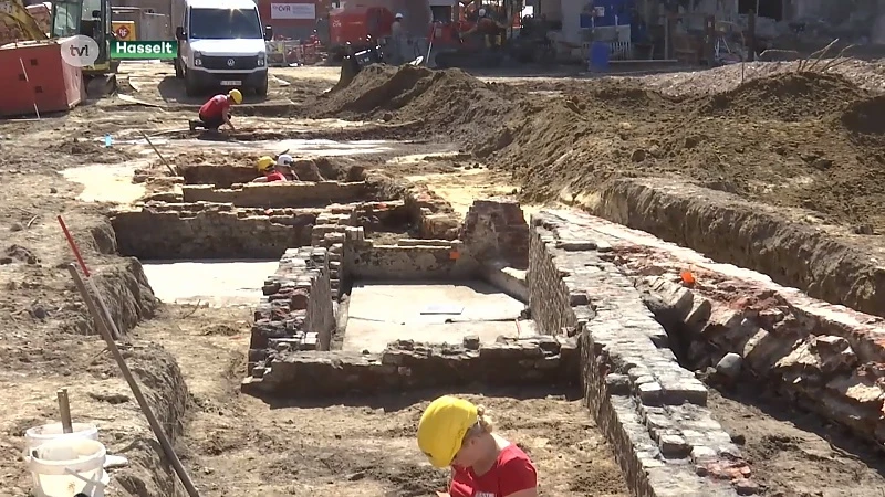 Grondwerken onthullen oude kloostermuren in Hasselt