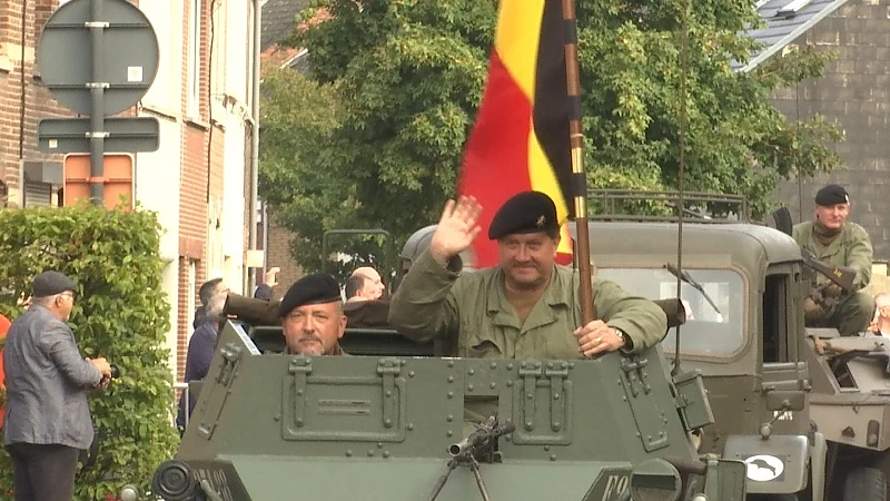 Historische colonne herdenkt 75 jaar bevrijding in Leopoldsburg