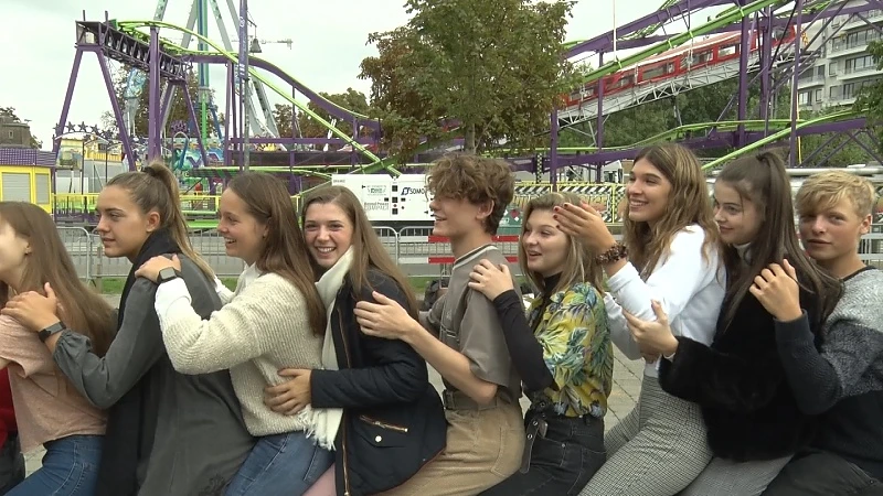 UCLL-studenten verbreken wereldrecord schootzitten in Hasselt