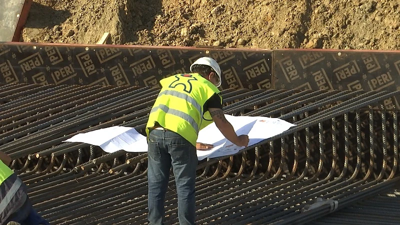 Extra verkeershinder aan werken kruispunt grote ring in Hasselt