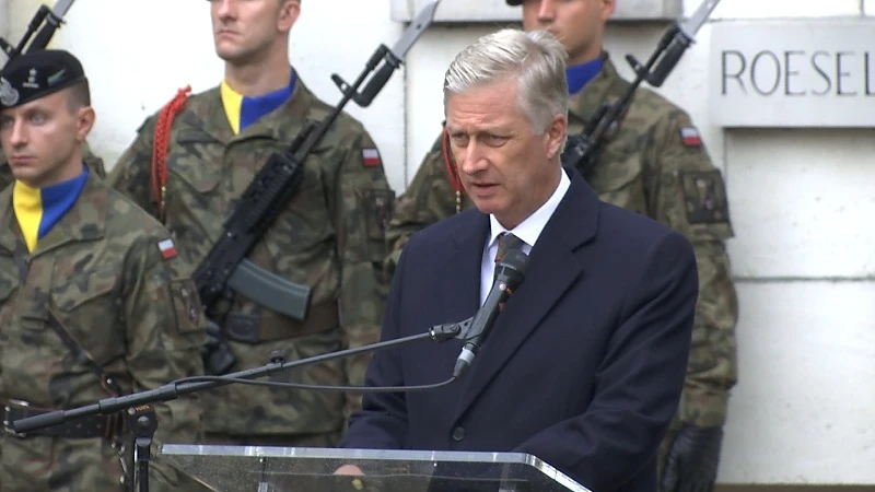 Koning Filip bezoekt Pools militair kerkhof