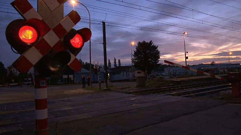 Politie betrapt op twee uur tijd 10 spoorlopers