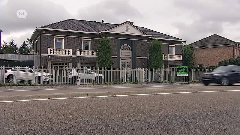 Handelspand met duplexappartement