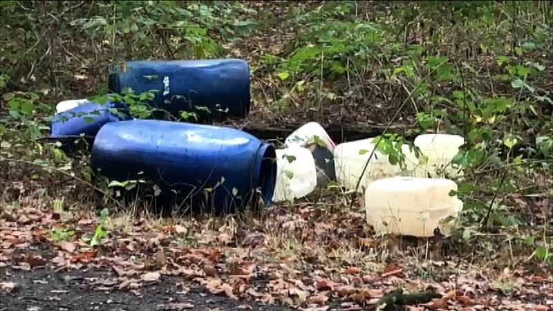 Lommel overspoeld door vaten drugsafval