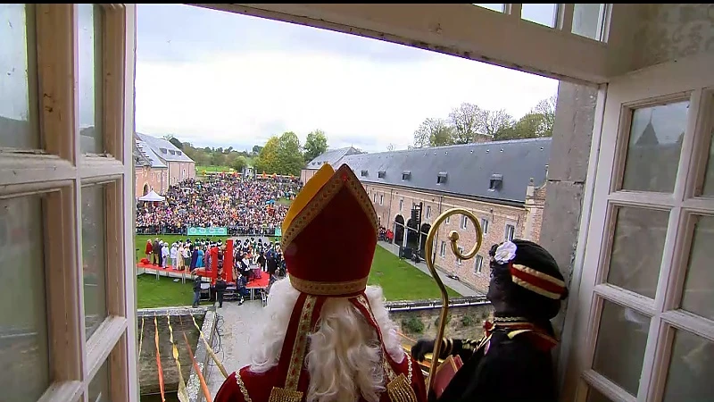 De Sint neemt intrek in Sintpaleis