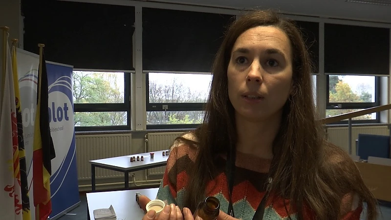 Politiemensen leren in Zwartberg hoe ze een drugslabo kunnen herkennen