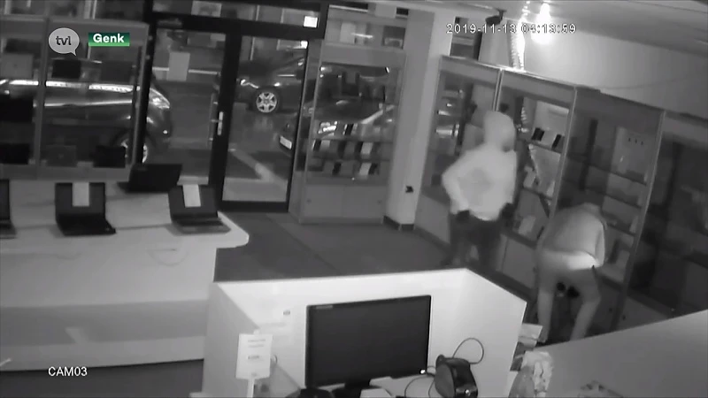 Telefoonwinkel in Genk zet beelden van overval online